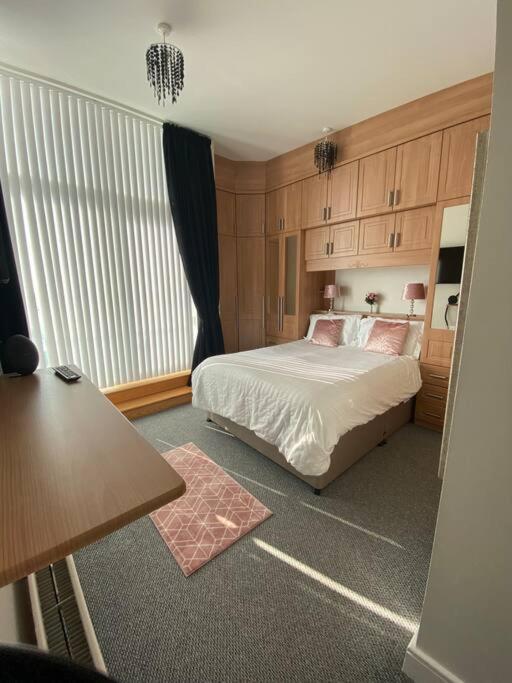 3 Bedroom Penthouse Apartment In Larne Exterior foto