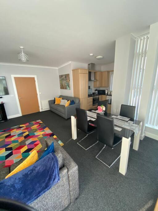 3 Bedroom Penthouse Apartment In Larne Exterior foto